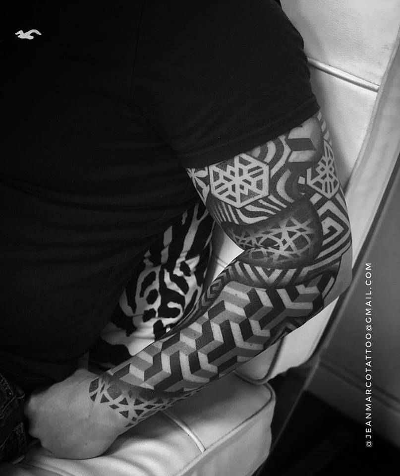 Tatuajes modernos en brazo Baltasartattoo Madrid