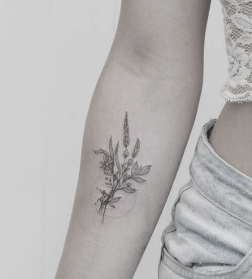 Tatuaje de Flores en el Antebrazo, hecho en Madriz