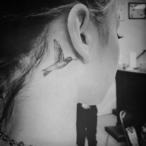 tatuajes de estrellas detras de la oreja