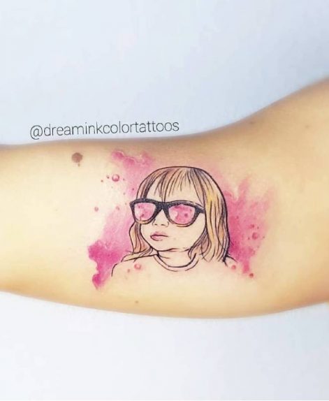 tatuaje efecto acuarela life in pink en Madrid