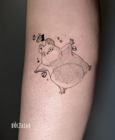 Tatuaje fine line de Yu Bird en Madrid